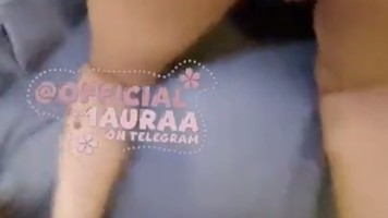 LAURA Gadis Hijab Penurut Gaya Apa Saja Mau