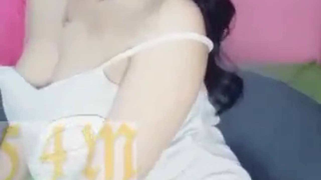 Sintia Colmek Santai