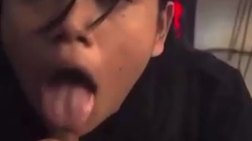 Bokep Indo Tante Cantik Bikin Crot Berondong di Mukanya