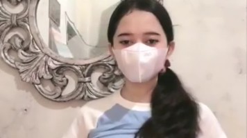 Taysa Cantik Pamer Toket Bulat Buka Celana