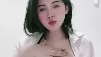 Belahan Dada Pinkan Sini Aku Tidurin Beb ID 77491617 Mango