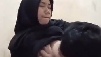 Nyusuin Adik Ipar Di Rumah Sepi