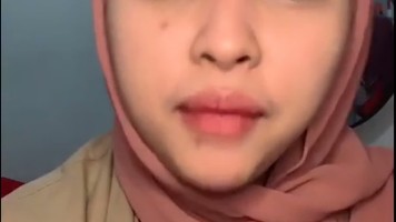 Caca Jilbab ML Lakinya Disemprot Obat Perangsang