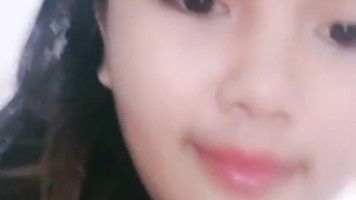 Jenifer Colok Dildo Posisi Jongkok